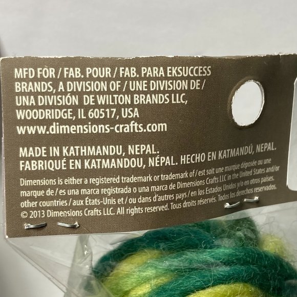 Dimensions Feltworks 100% Wool Pencil Roving Variegated Green Needle Felting - Picture 12 of 16